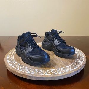 Nike Air Huarache women’s size 8.5